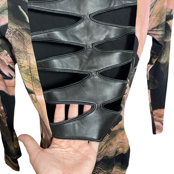 Sky Long Sleeve Dress - Picture 3 of 3